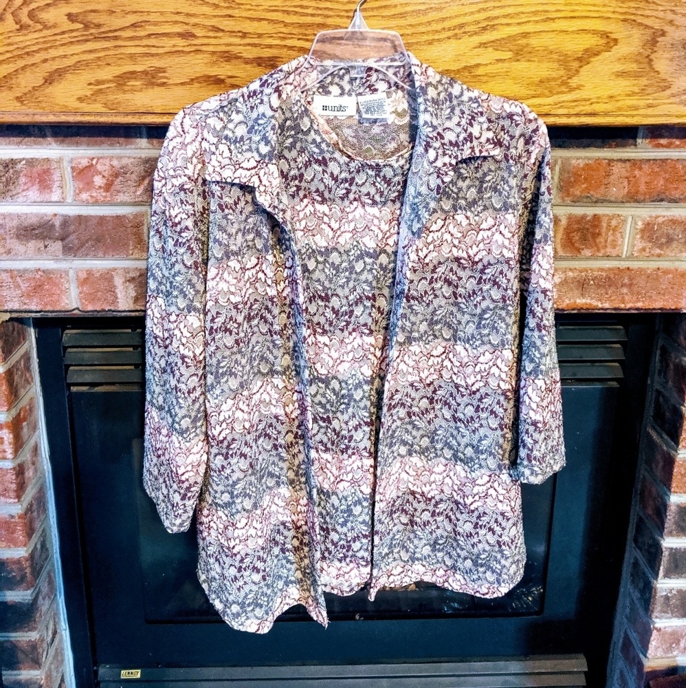 Units brand two piece 3/4 lace blouse size XL